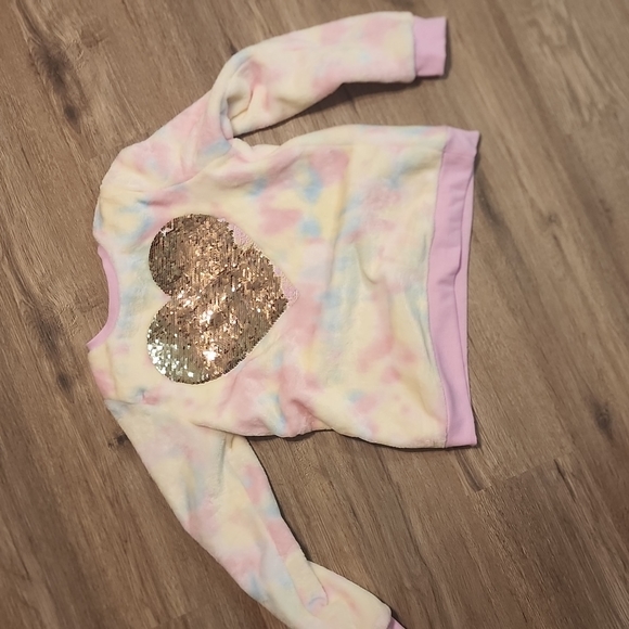 Sweater pink and yellow sequin changes - Picture 3 of 8